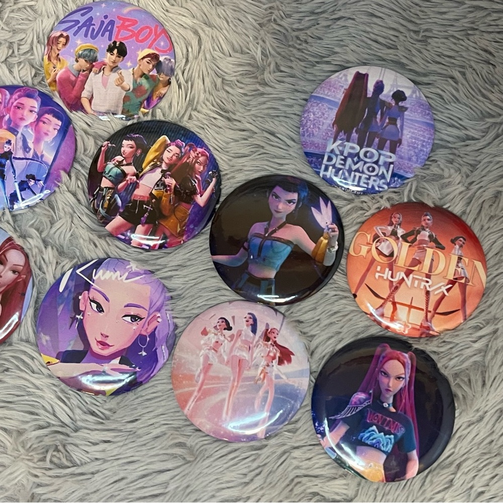 Set of 10 Kpop Demon Hunters 2.25inch Pin Set - Picture 4 of 5